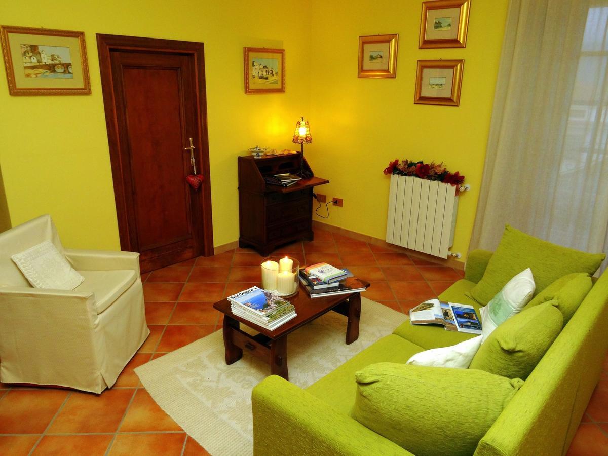 Bb Doliahouse Bed & Breakfast Dolianova Ngoại thất bức ảnh